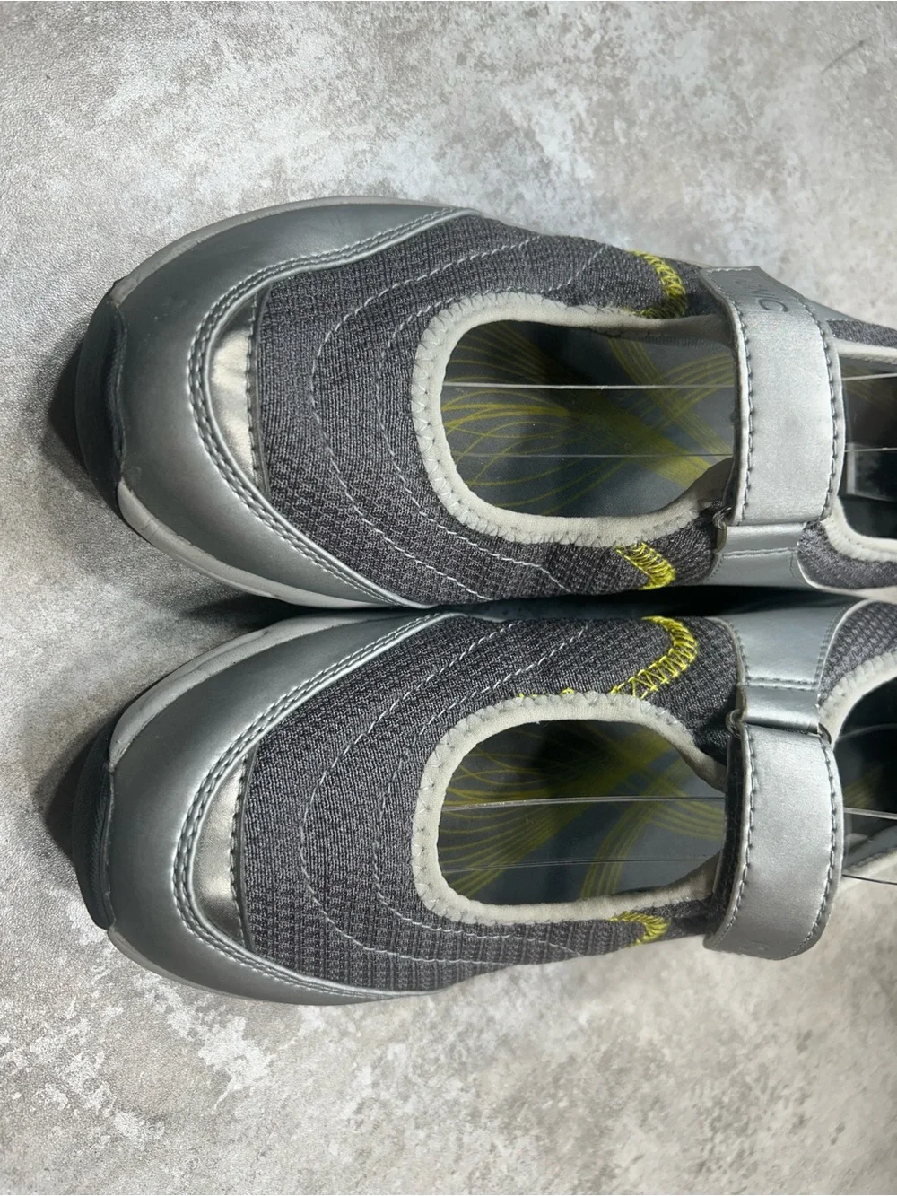 Vionic Mary Jane Gray Silver Yellow Comfort Walking Shoes Women’s Size 7
